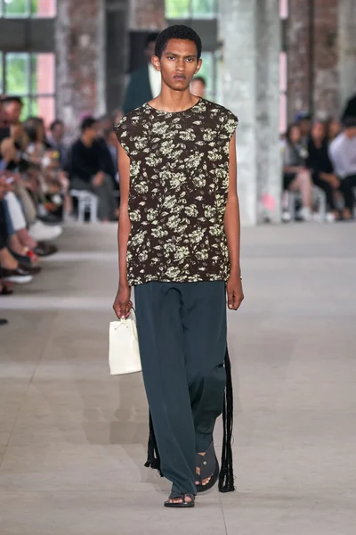 Look 20